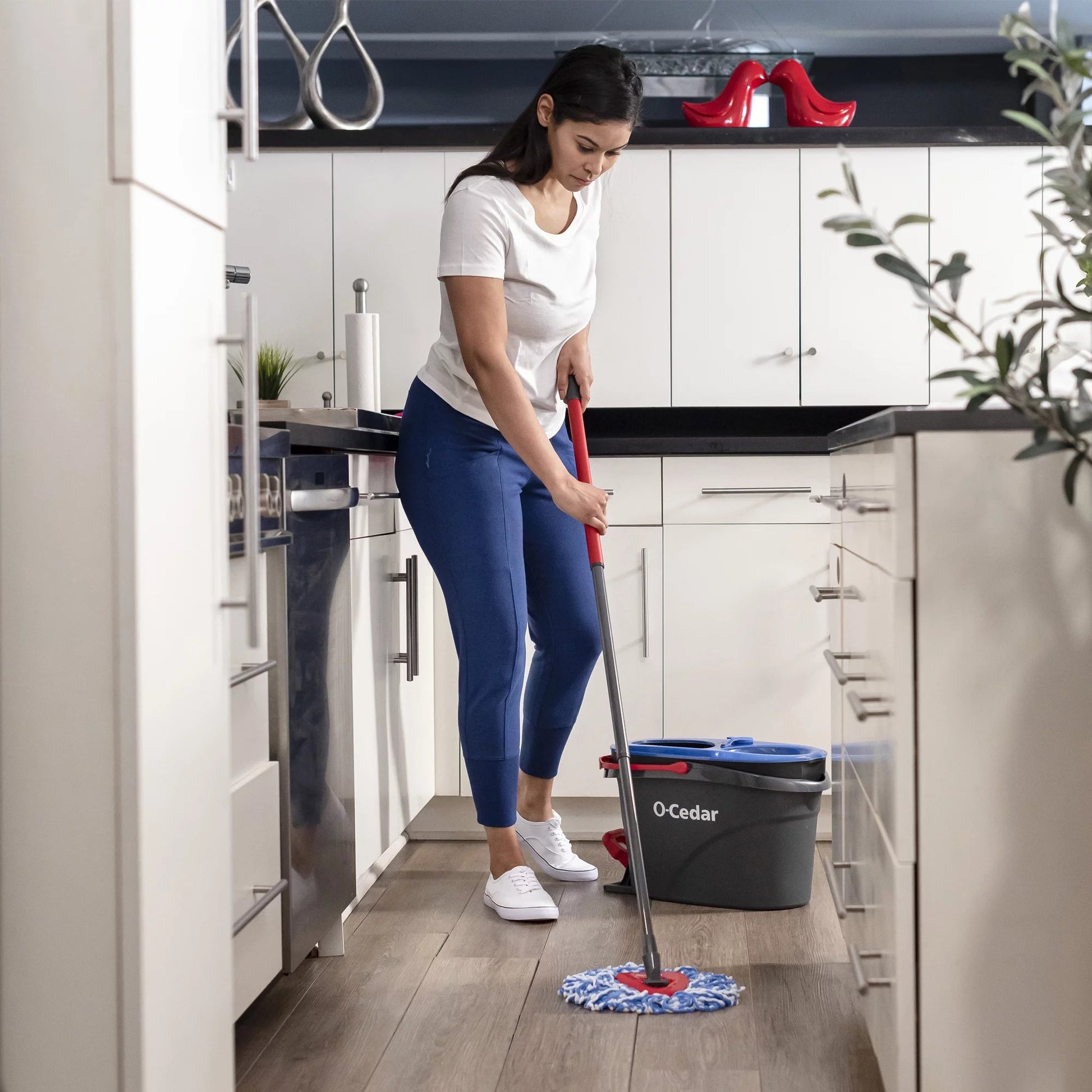 O-Cedar Rinseclean™ Clean Water Spin Mop and Bucket System | Clean with Clean Water | Removes 99% of Bacteria