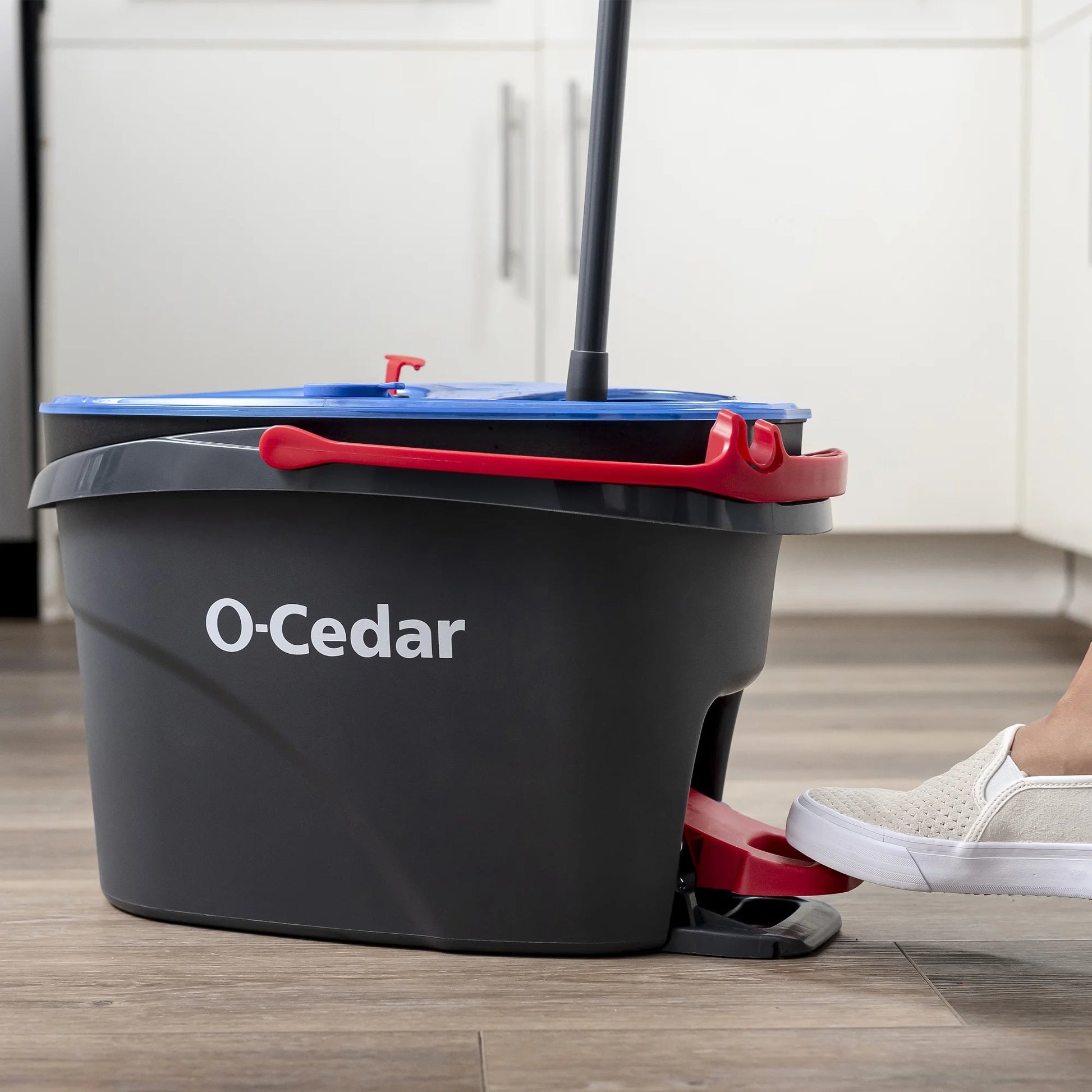 O-Cedar Rinseclean™ Clean Water Spin Mop and Bucket System | Clean with Clean Water | Removes 99% of Bacteria