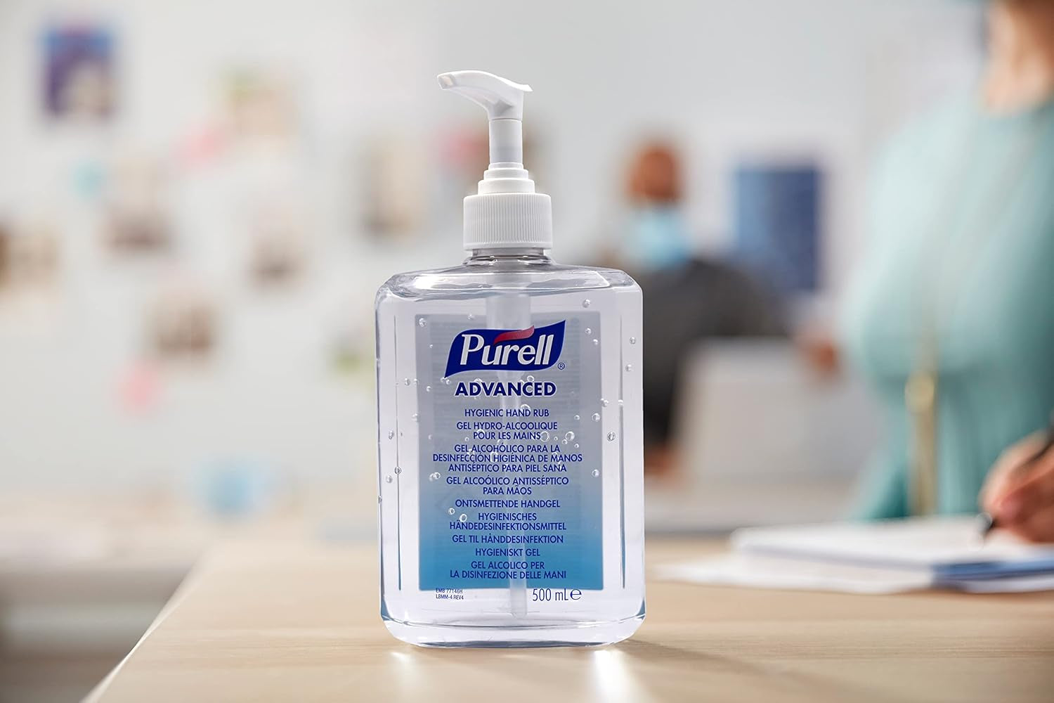 PURELL ADVANCED HAND SANITISER GEL 500Ml, Pump Bottle. Hand Sanitizer Gel Kill 99.99% of Most Common Germs. 70% Alcohol Formulation with Moisturisers. Exceptional Antimicrobial Efficacy