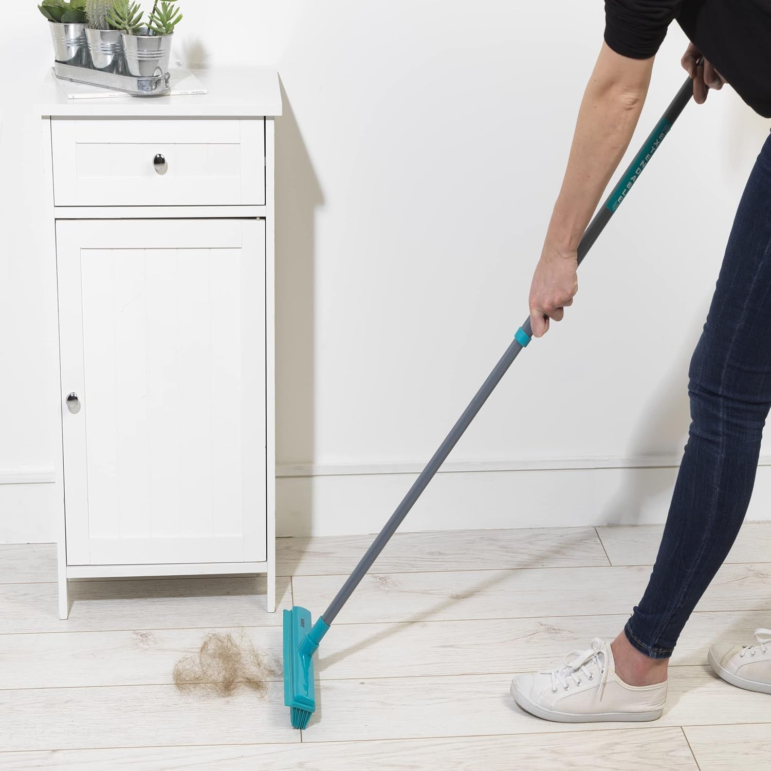 Beldray Pet Plus+ Rubber Broom with Squeegee – Sweeping Brush with Rubber Bristles, 2-In-1 Push Broom for Pet Hair, Telescopic Long Handle, Remove Dog and Cat Hair, Indoor/Outdoor Broom